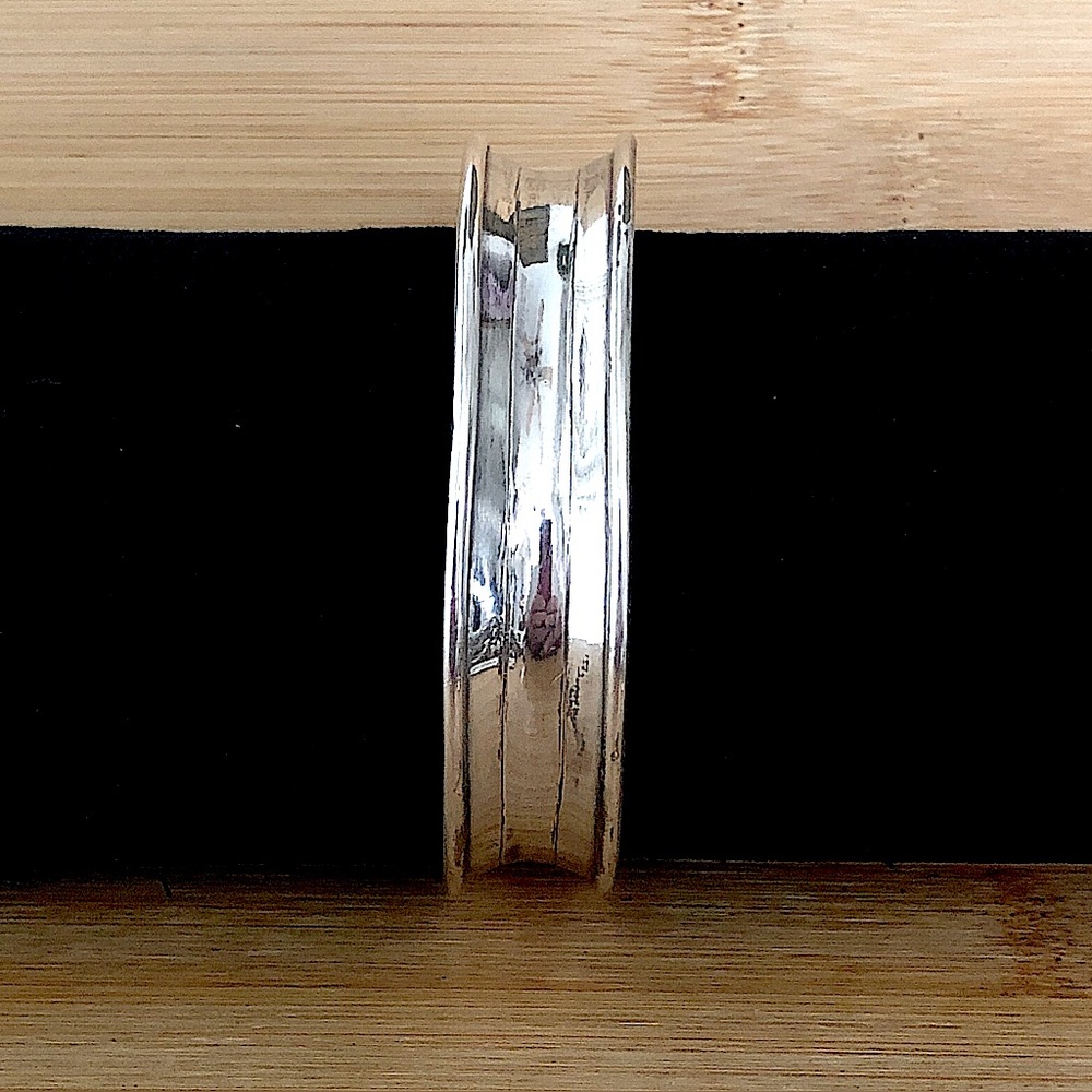 $168  Designer Estate Cuff Bracelet  Sterling Silver  22 Grams  Marked 925